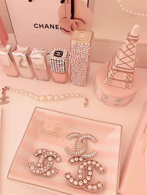 pink chanel aesthetic images.